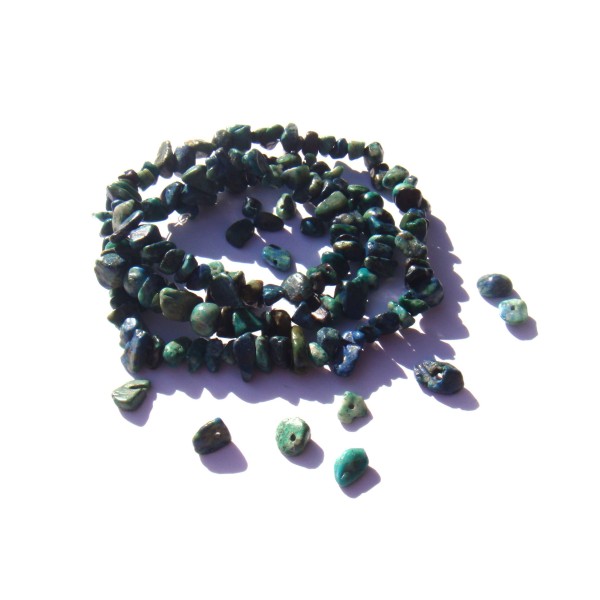 Chrysocolle multicolore : 50 perles chips 5/8 MM de diamètre environ - Photo n°1