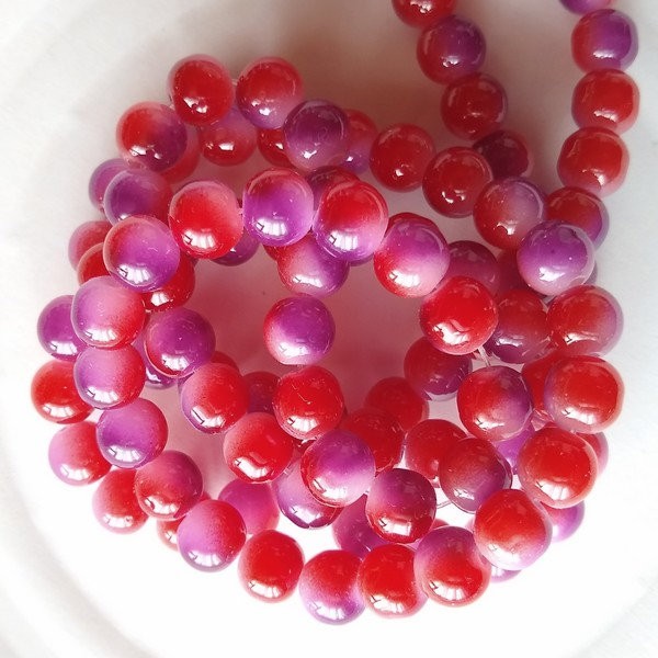 30 perles de verre ronde 8 mm deux couleurs  ROUGE VIOLET - Photo n°1