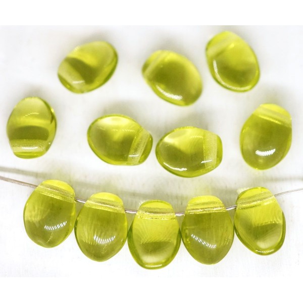 30pcs Cristal Olive Vert Olivine Pétale de Fleur de Perles de Fleur de Perles de Verre tchèque 6mm x - Photo n°1