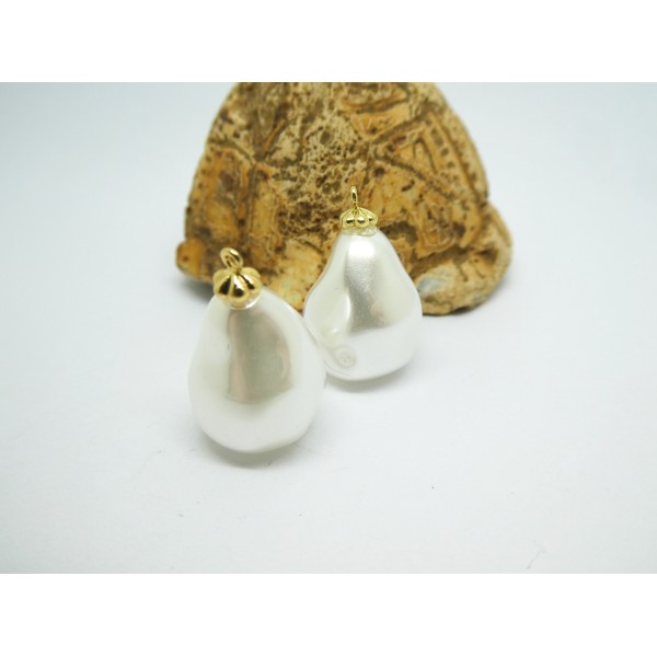 2 Breloques goutte perle blanche acrylique 22*14mm, attache dorée - Photo n°1