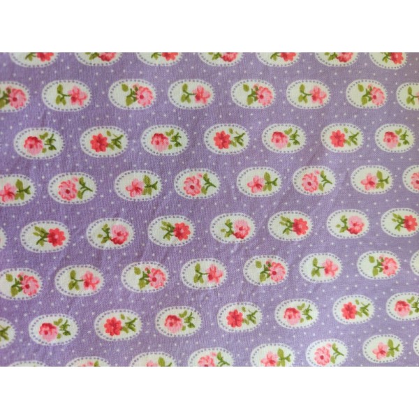 Coupon tissu - médaillon de fleurs, fond mauve - coton - 25x110cm - Photo n°1