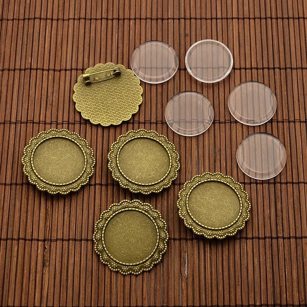 5 BROCHES ronde 35 mm bronze + CABOCHONS plats 25 mm - Photo n°1