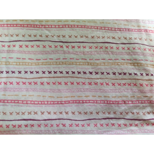 Coupon tissu - motif rose et violet - coton - 53x45cm - Photo n°1