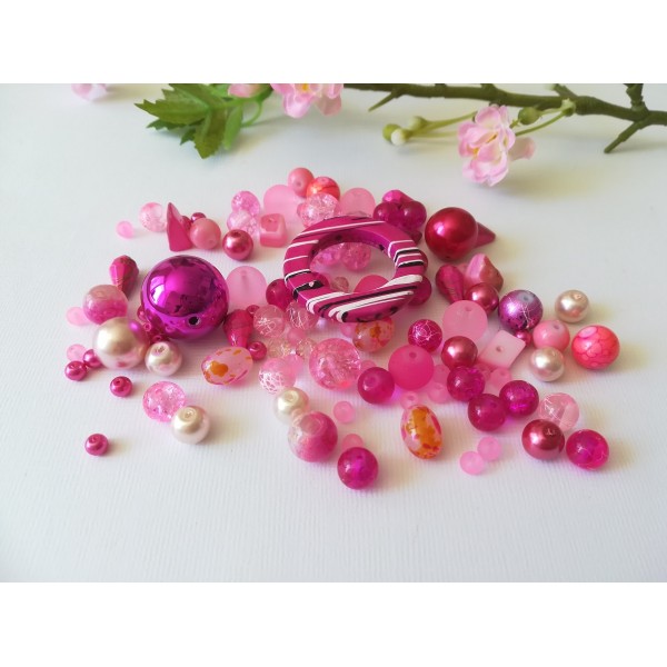 Perles en verre et autres ton rose clair à foncé x 85 gr - Photo n°1