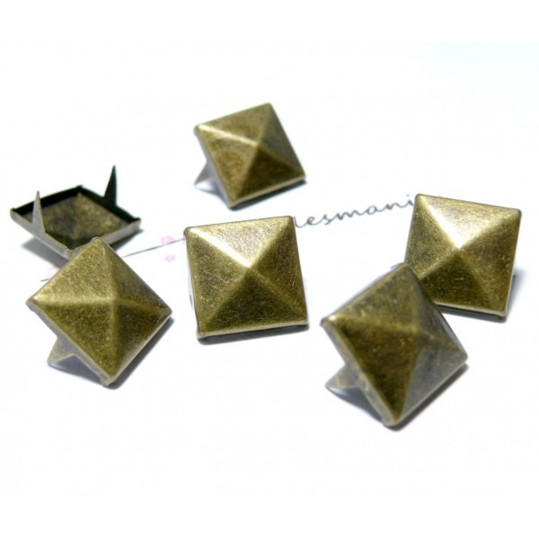 PAX de 50 clous, rivets 12mm Pyramide carré à 2 Griffes métal couleur Bronze - Photo n°1