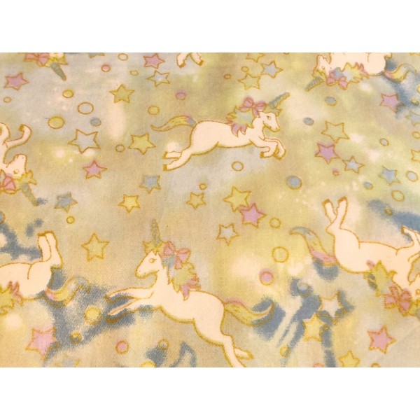 Coupon tissu japonais - licornes , fond vert pale - coton - 40x50cm - Photo n°1