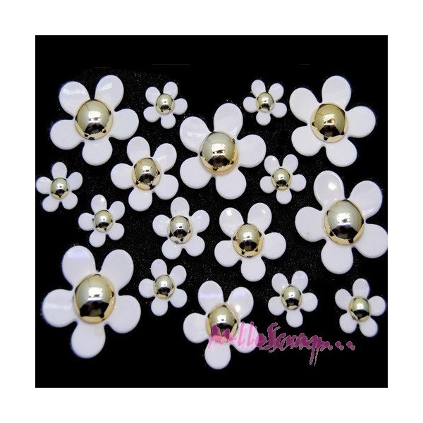 Cabochons fleurs résine blanc - 16 pièces - Photo n°1