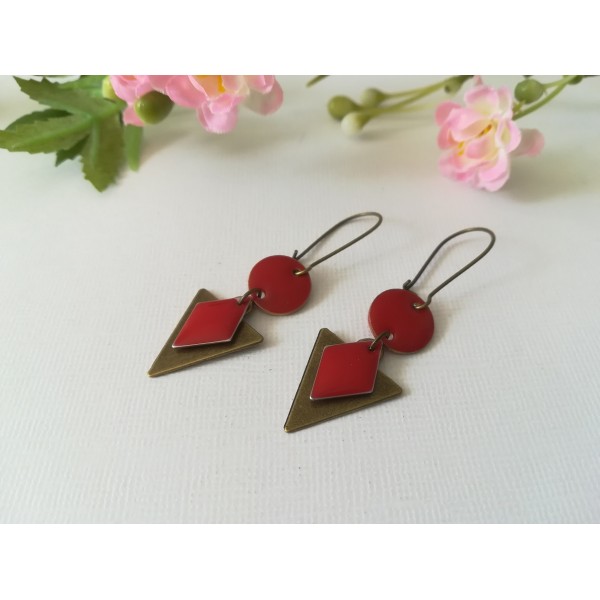 Kit de boucles d'oreilles pendentif triangle bronze et sequins émail rouge - Photo n°1