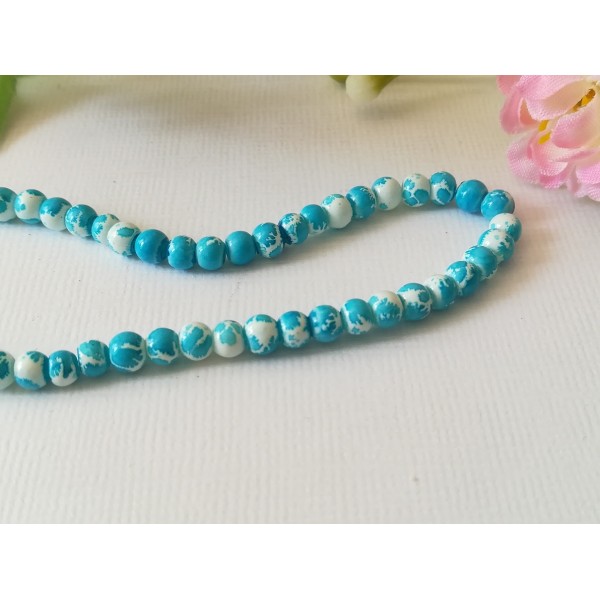 Perles en verre 4 mm blanches taches bleues  x 50 - Photo n°2