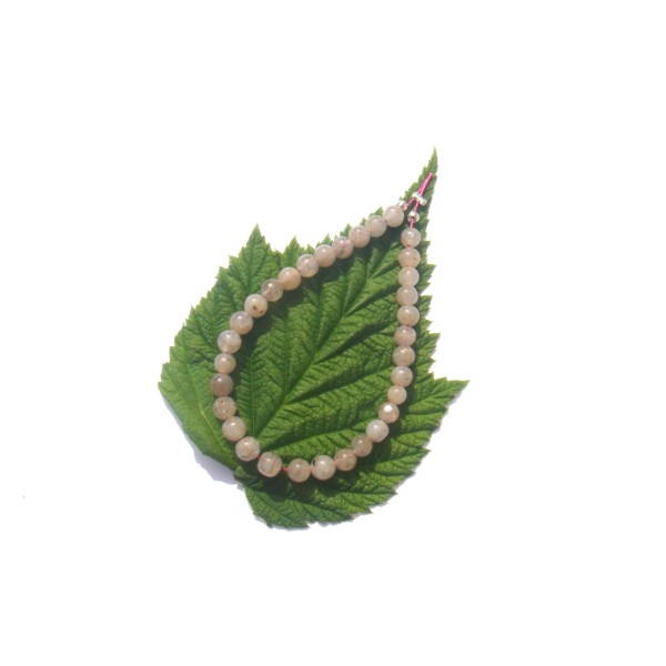 Labradorite claire multicolore : 32 perles irrégulières 4 MM de diamètre - Photo n°1