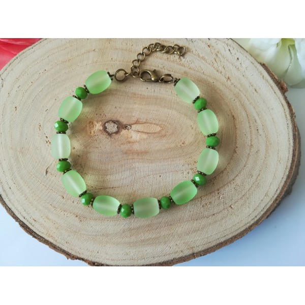 Kit bracelet perles en verre olive givré et à facette verte - Photo n°2