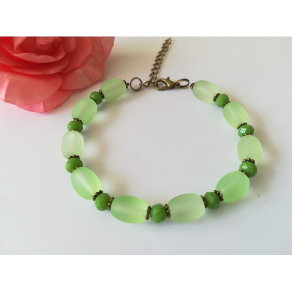 Kit bracelet perles en verre olive givré et à facette verte - Photo n°1