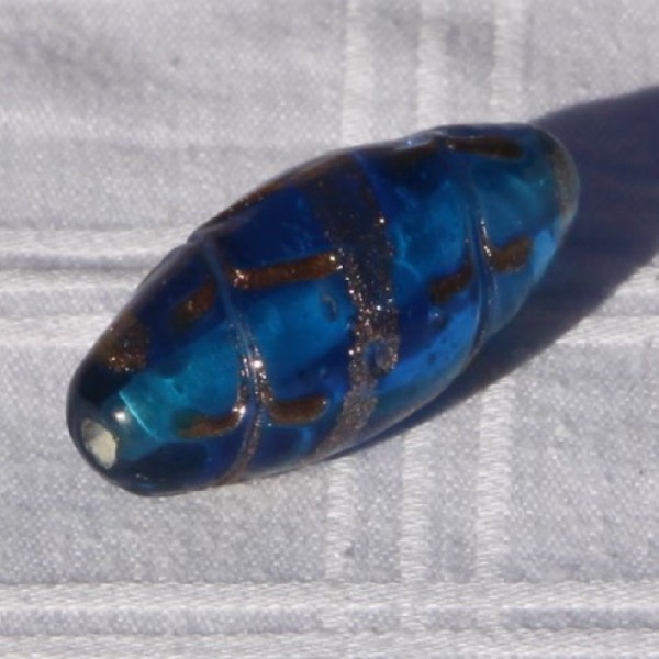 Perle en verre translucile bleue, ovale de 4 cm - Photo n°2