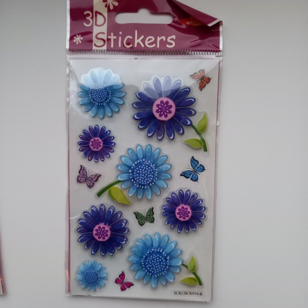 Gommettes stickers 3D, sur le thème des fleurs bleues en relief - Photo n°1