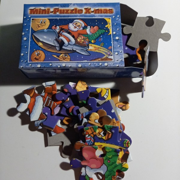 Puzzle , le père Noël et sa fusée   puzzle avec 24 pièces - Photo n°1