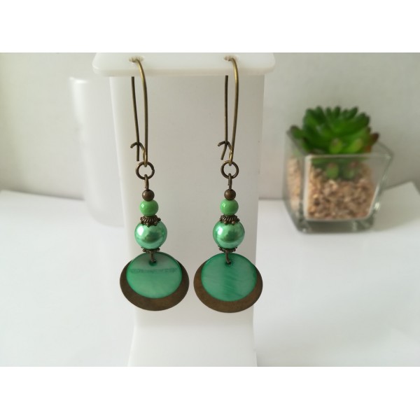 Kit de boucles d'oreilles apprêts bronze et perles en verre verte - Photo n°1