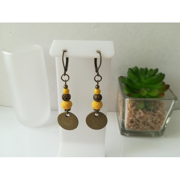 Kit boucles d'oreilles apprêts bronze et perles en verre à facette jaune - Photo n°1