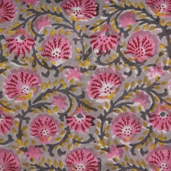 Tissu fleuri  de coton batik en 110 cm x 50 cm - Photo n°1