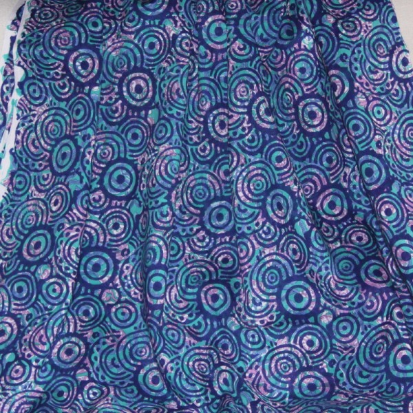 Tissu bleu en voile de coton batik en 110 cm x 50 cm - Photo n°4