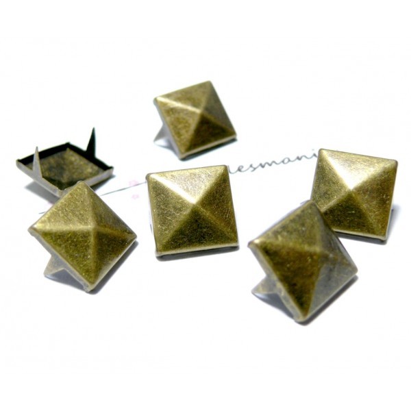 Lot de 50 clous rivet 12mm pyramide carré à 2 griffes métal coloris Bronze - Photo n°1