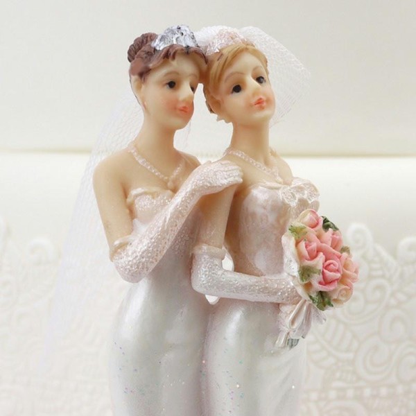 Figurine Couple de mariées Femmes en robe de mariage, en résine, haut. 13 cm - Photo n°2