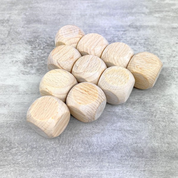 Lot de 10 Cubes en bois de hêtre, 2 cm, non traité, blanchi, dés de 20 mm à customiser - Photo n°1