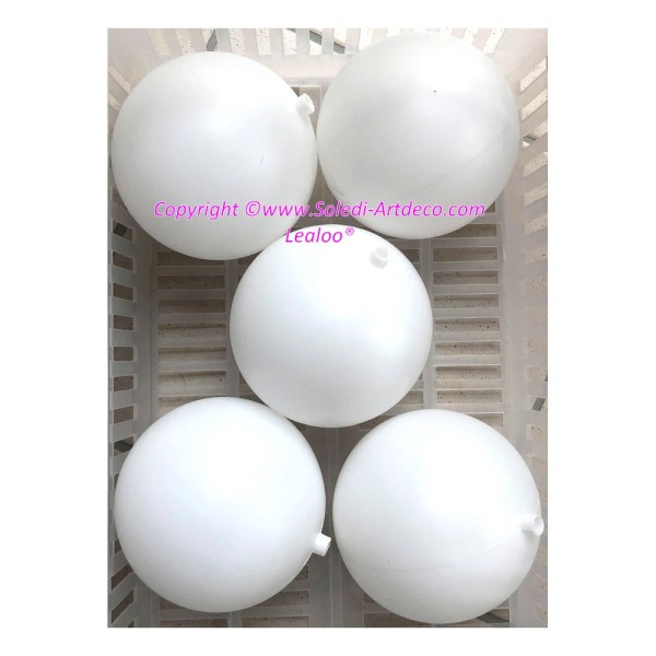 Lot 5 Boules en plastique blanc, diam. 15 cm, avec ouverture Ø 12 mm pour fixation - Photo n°1