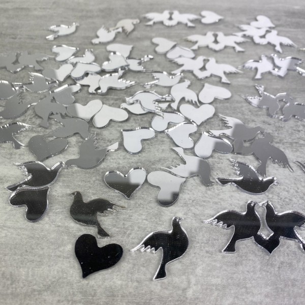 Lot de 60 Coeurs et colombes, ø 2 à 5 cm, en Miroir plastique à éparpiller ou à coller, décoration d - Photo n°4