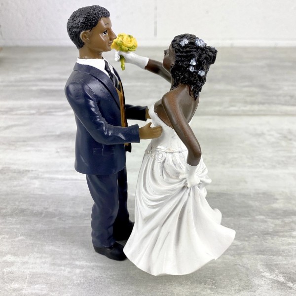 Couple de Mariés Noirs en Résine bouquet dans la main, 15 cm, figurines pièce montée et mariage - Photo n°2