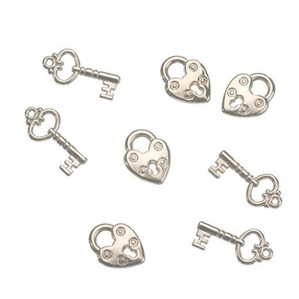 Gros Lot 16 clefs et 16 cadenas style ornemental décoratifs en plastique argenté, à éparpiller, 20 e - Photo n°1