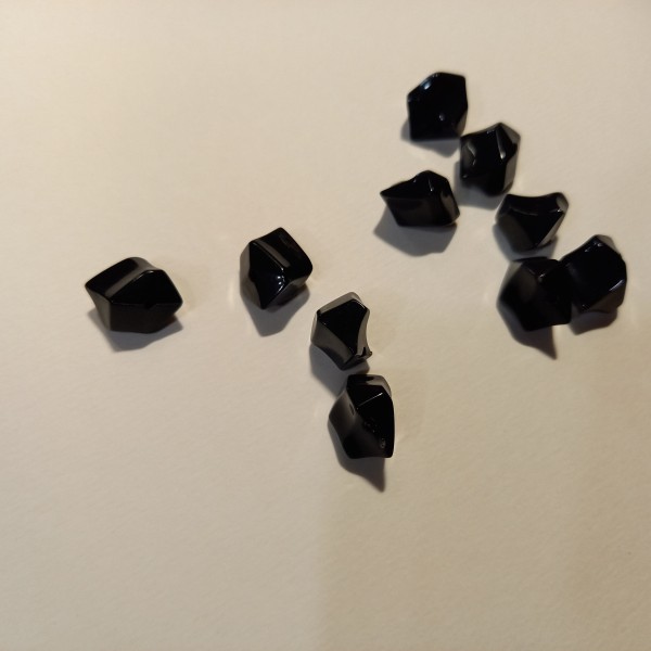 Dix perles noir, 1 cm - Photo n°1
