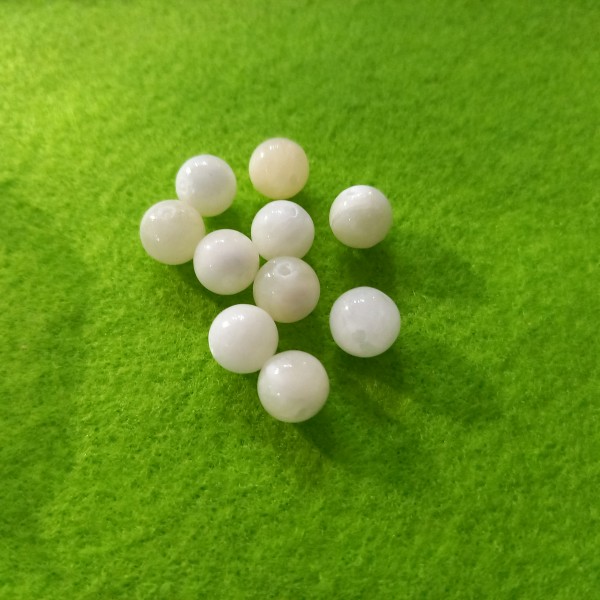 10 Perles blanches en résine, 1cm - Photo n°1