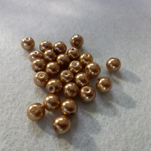 Vingt cinq perles dorées en résine, 5mm - Photo n°1