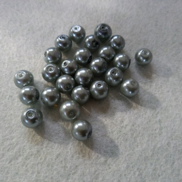 Vingt cinq perles gris argenté en résine, 5mm - Photo n°1