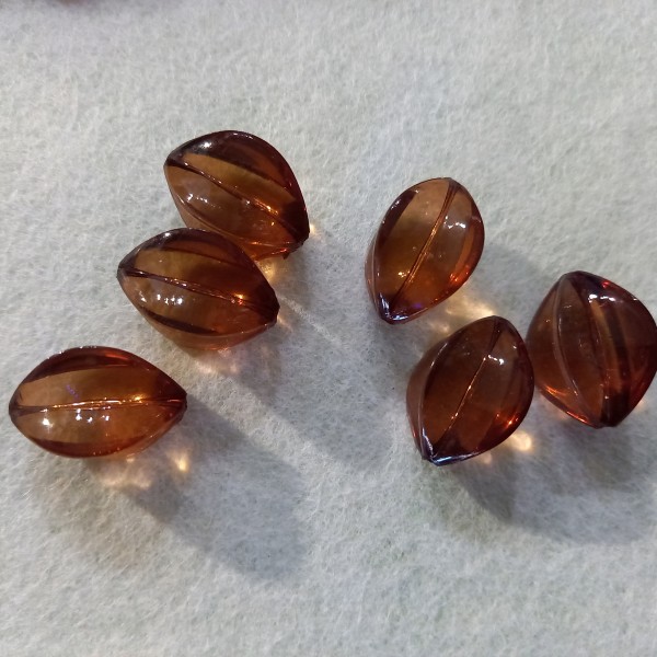 Six perles ogive en résine marron, 2.5cm - Photo n°1