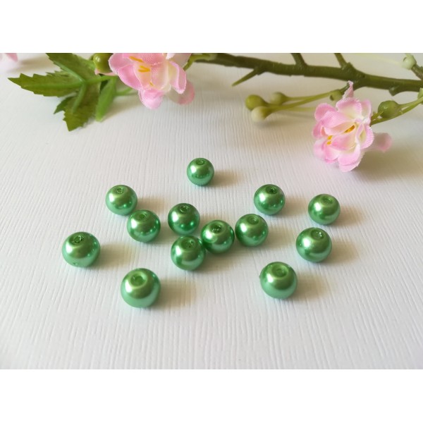 Perles en verre nacré 8 mm vert x 20 - Photo n°1