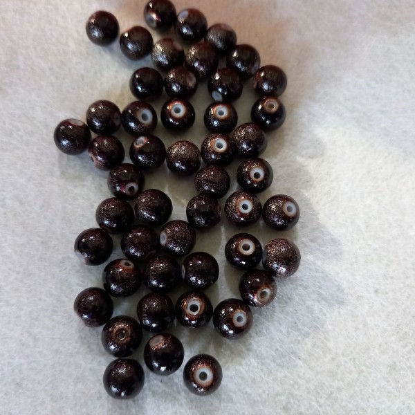Cinquante perles en résine, 7mm - Photo n°1