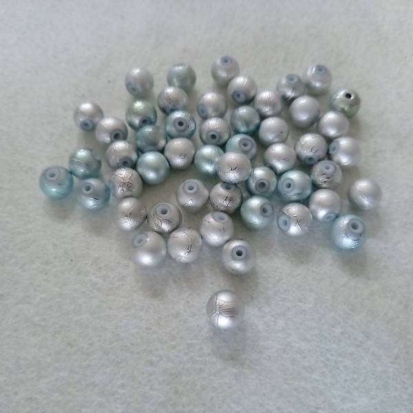 Cinquante perles gris bleu nacré en résine, 7mm - Photo n°1
