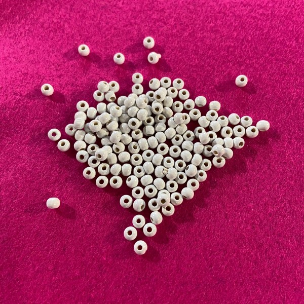 Perles en bois blanc - Photo n°1