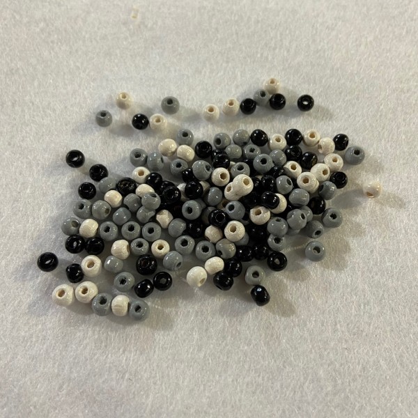 Perles en bois noir blanc et gris - Photo n°1