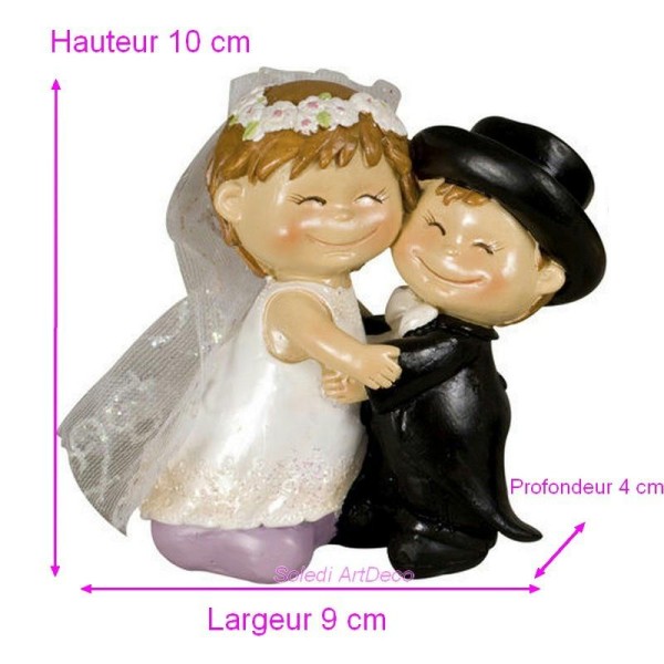 Couple mariés souriants style BD, Figurines de mariage en résine enlacées, haut. 10cm - Photo n°1