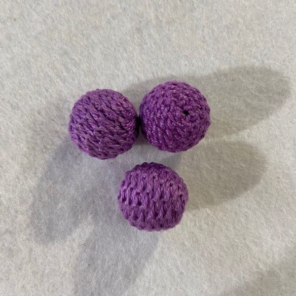 Trois perles a crocheté ronde violet - Photo n°1