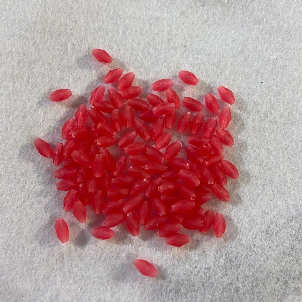Cent perles olive en plast mate rouge - Photo n°1