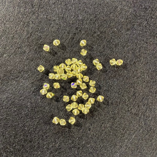 Cinquante perles en Crystal jaune transparente - Photo n°1