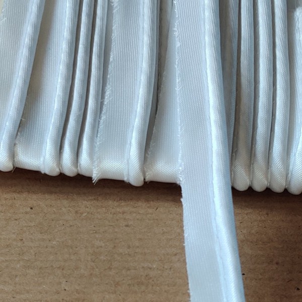Passepoil satin blanc - 12mm - vendu au mètre - P21 - Photo n°1