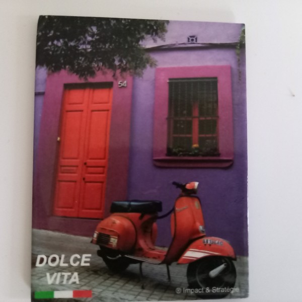Dolce vita, l'italie et son scooter pour retenir vos dates de vacances - Photo n°1