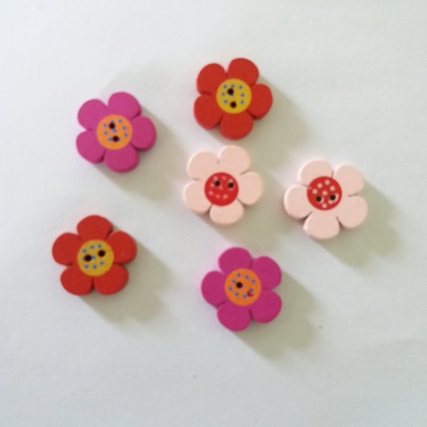 6 Boutons en bois – fleur – rose / rouge / fushia - 19mm – bri458n3 - Photo n°1