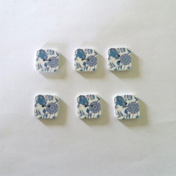 6 Boutons en bois - fleur bleu ciel - 15x15mm - bri462N2 - Photo n°1
