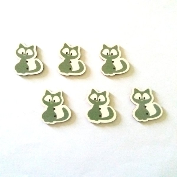 6 Boutons en bois - chat vert et blanc - 30x28mm - f1 - Photo n°1
