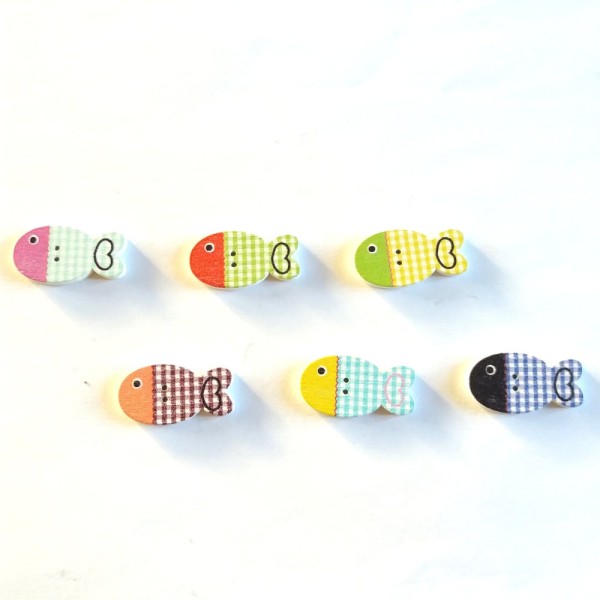 6 Boutons en bois - poisson multicolore - 13x25mm – bri474N7 - Photo n°1